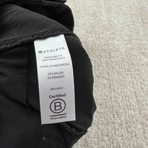 Athleta Trekkie Hiking Shorts 4 Black - Picture 9 of 10